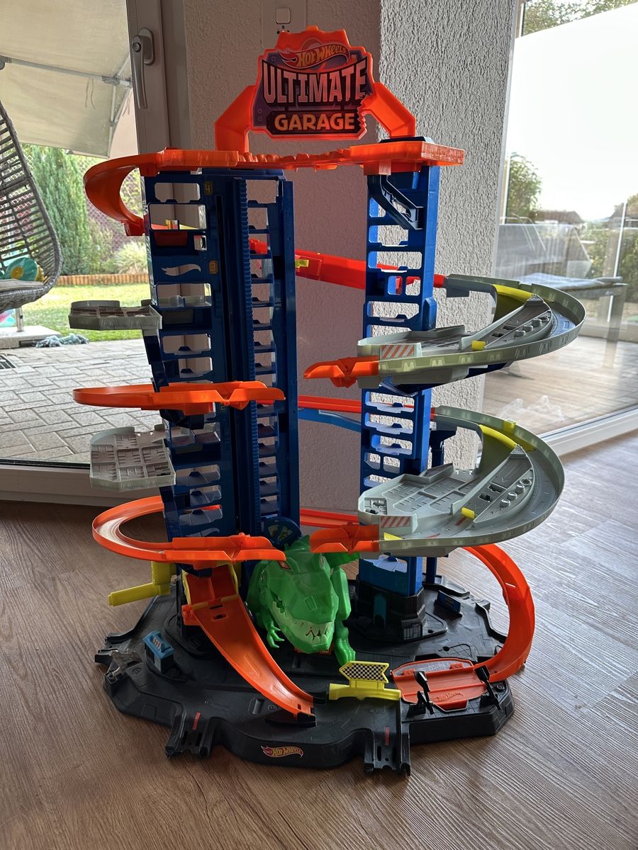 Hot Wheels Giocattoli: Hot Wheels Ultimate Garage – Usato da Reinach AG venduto da Arkantus