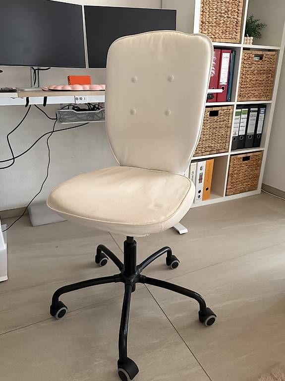 Chaises: Ikea Schreibtischstuhl – D'occasion à Zwingen par KatjaM