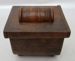 Kleine Antike Holzdose