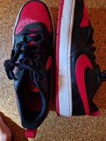 Nike Turnschuhe rot/schwarz Grösse  40
