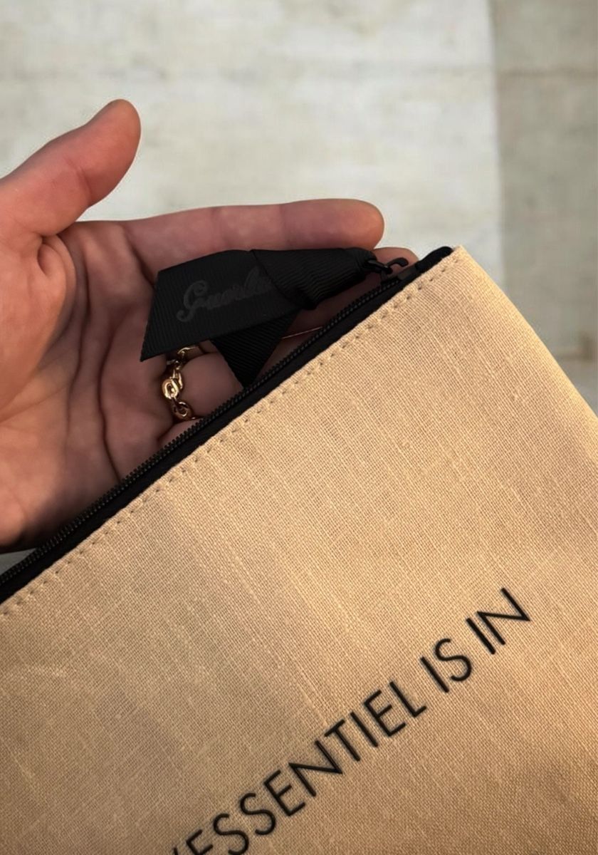 Guerlain Kosmetikkoffer: Pochette Guerlain – Neu und originalverpackt aus Châtel-St-Denis von Montclair_Swiss 1