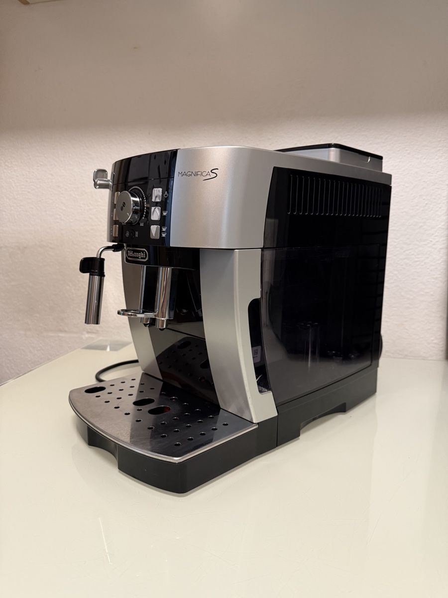 De'Longhi Macchine per caffè & Macchine per espresso: De‘Longhi Magnifica S – Usato da Landquart venduto da nnf_hj8k 2