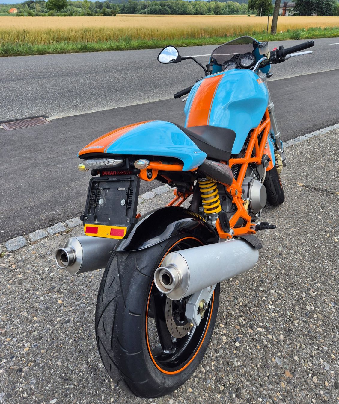 Ducati Strasse: Ducati Monster M1000 in Gulf Farben – Gebraucht aus Kappelen von pneusk 1