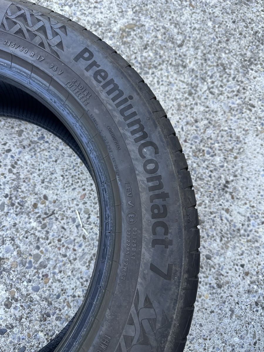 Pneus & Roues: 2 x 215 / 60 R17 Continental  – D'occasion à Bronschhofen par -BeeN- 4