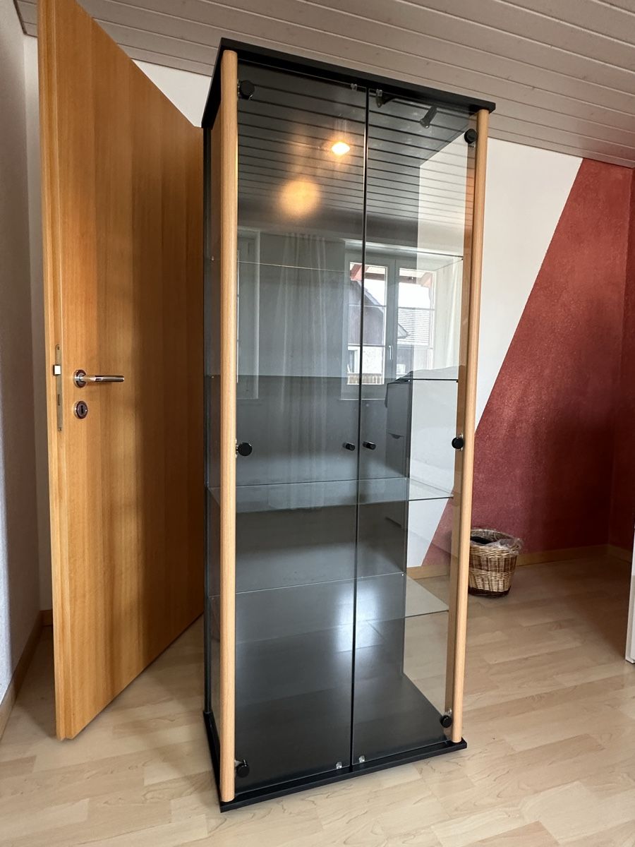 Vetrine: Vitrine mit Beleuchtung  – Usato da Rafz venduto da Dilifledermaus