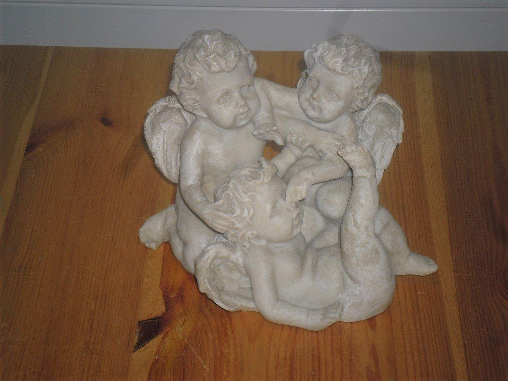 Statuette: Figur / Engel-Figur - 3 Engel , G.Wurm , Poly Weiss – Usato da Büren SO venduto da omsa