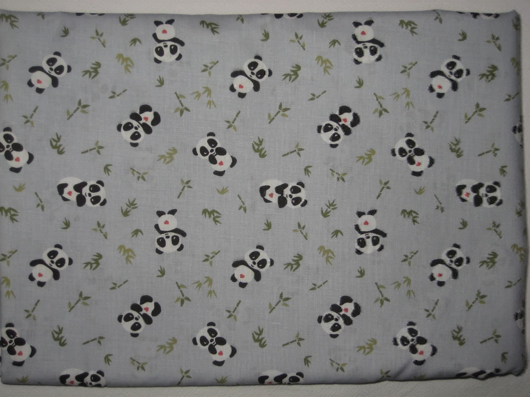 Tessuti: Baumwollstoff hellblau mit kleinen Pandas Reststück – Nuovo e nell'imballaggio originale da Füllinsdorf venduto da Schlupp