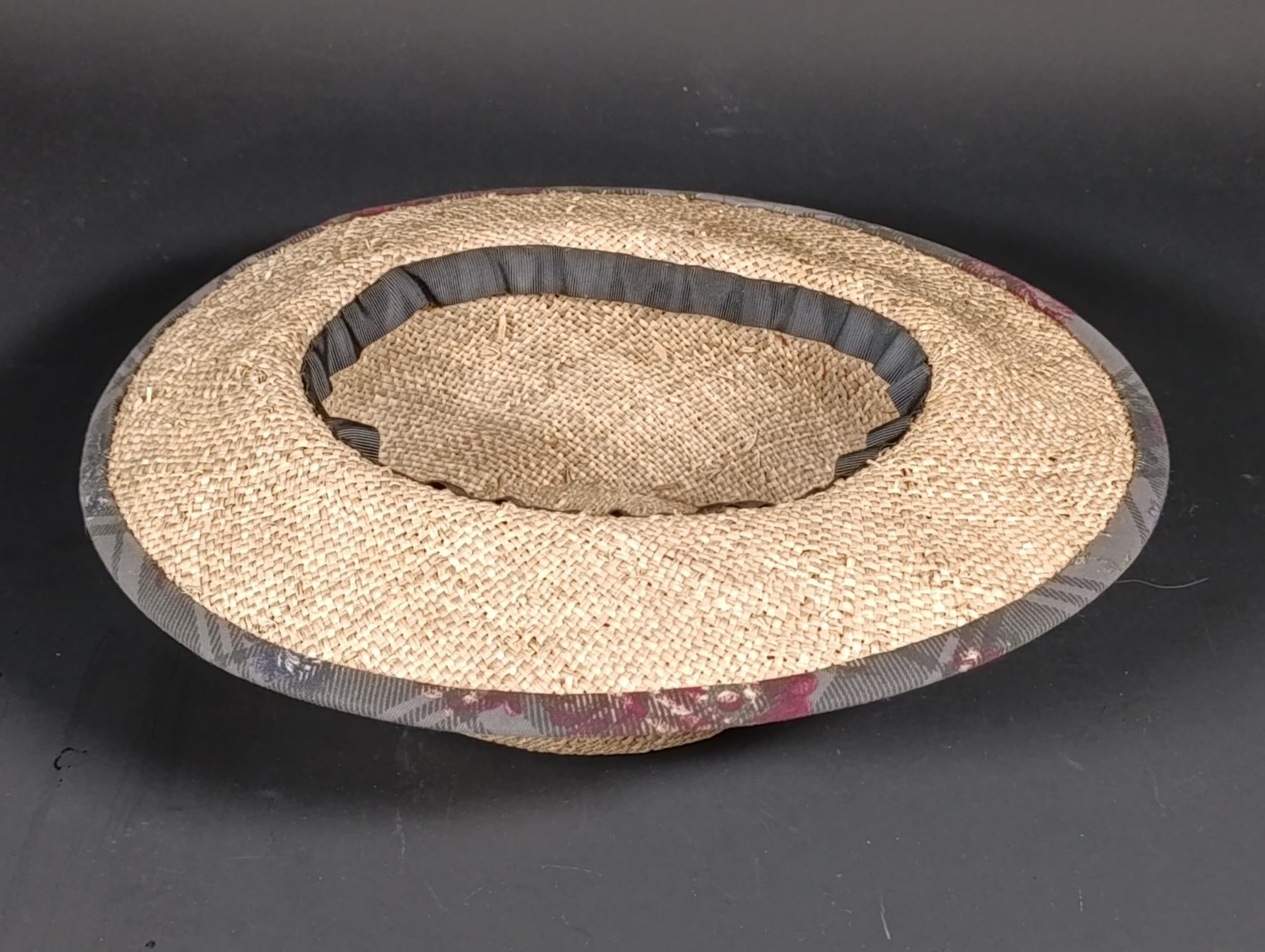 Copricapi, berretti & cappellini: LEobjet Chapeau de paille, création suisse – Nuovo (secondo la descrizione) da Thielle venduto da Plusvalue_Neuchatel 1