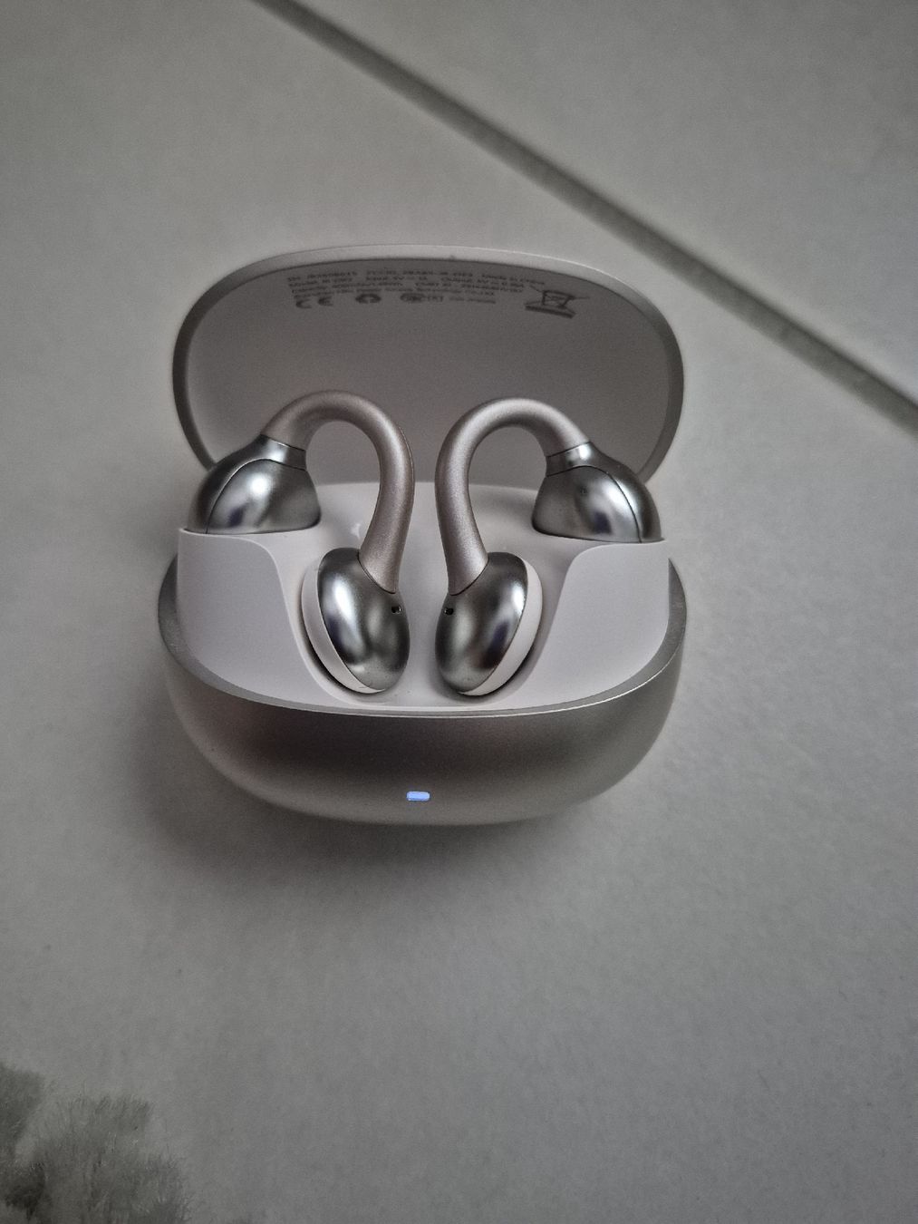 Cuffie: Joyroom Kopfhoerer Silber Ladecase inkl. Kabel neu – Usato da Aesch BL venduto da Moni1211