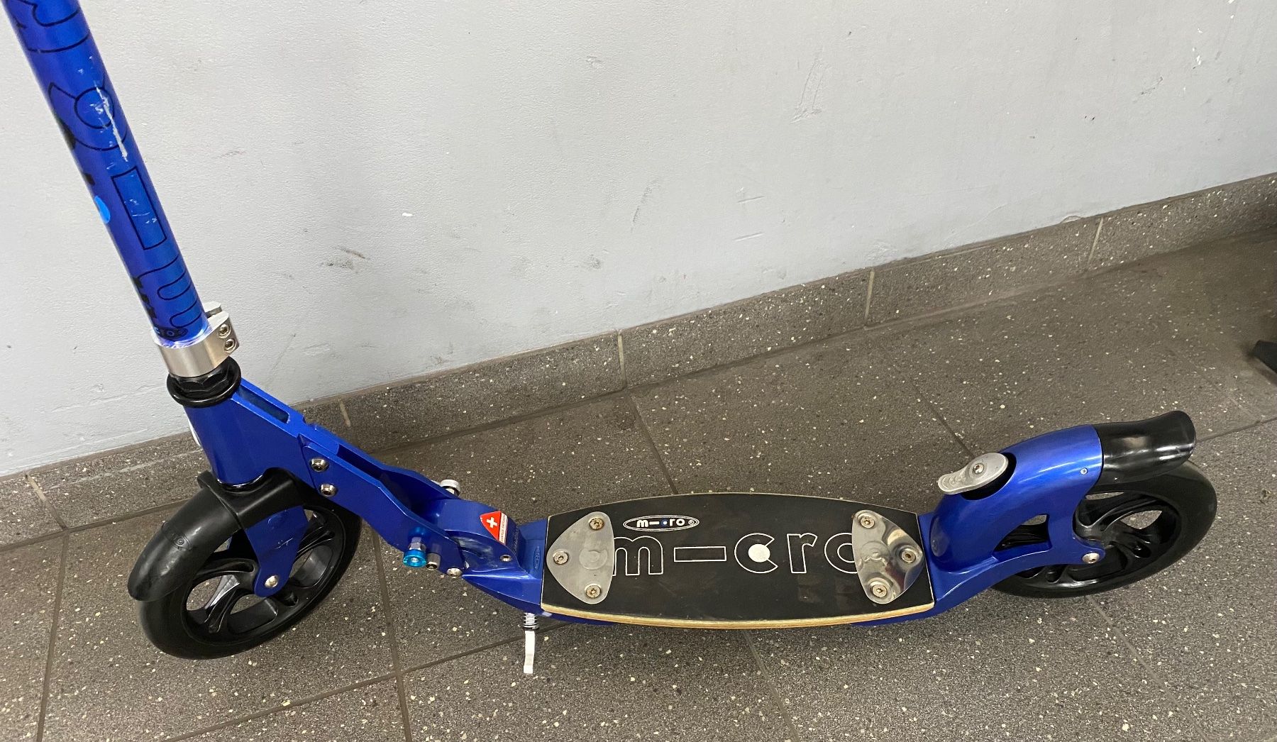 Micro Kickboard: Micro Scooter – D'occasion à Erlinsbach SO par Krj_x65p 1
