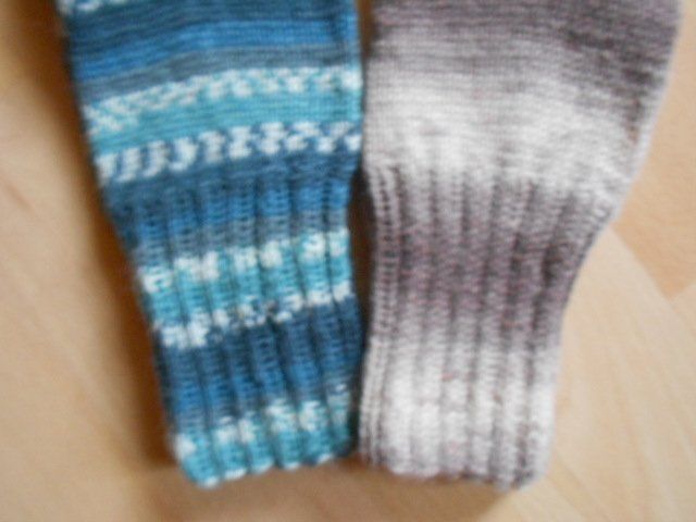 Calze: 2 Paar Wollsocken Handgestrickt Gr 39/40 – Nuovo (secondo la descrizione) da Flühli LU venduto da primula-47 2