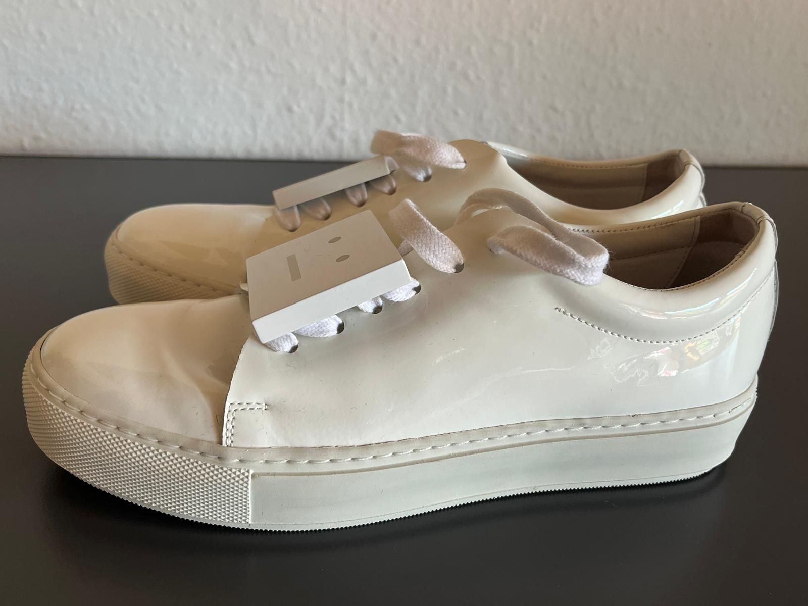 Acne Studios Scarpe da donna: ACNE Studio Sneaker 36 Lackleder – Usato da Münchenstein venduto da luksack 3
