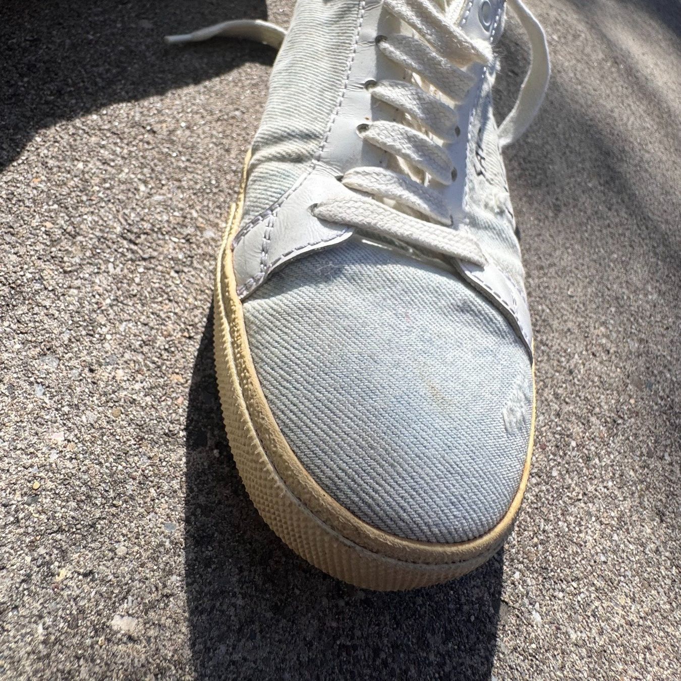 Saint Laurent Scarpe da donna: Yves Saint Laurent white light sneakers – Usato da St. Gallen venduto da sourced_limited 4