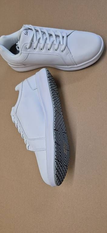 Scarpe da uomo: Berufsschuhe Sanita Gr. 44 weiss – Usato da Seuzach venduto da Dani-72 3