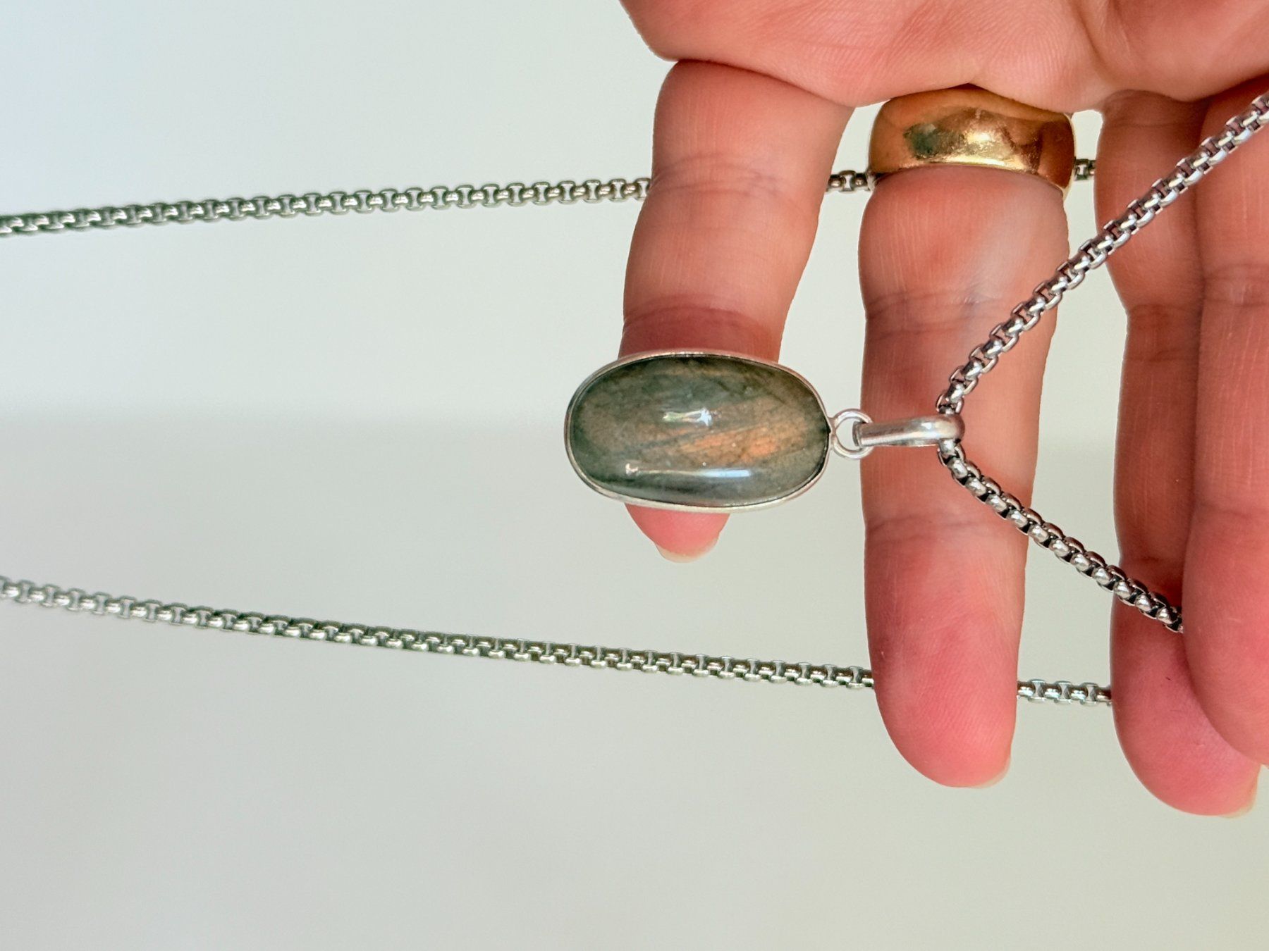 Ketten: Labradorite necklace – Neu und originalverpackt aus Genève von AGBERG 6
