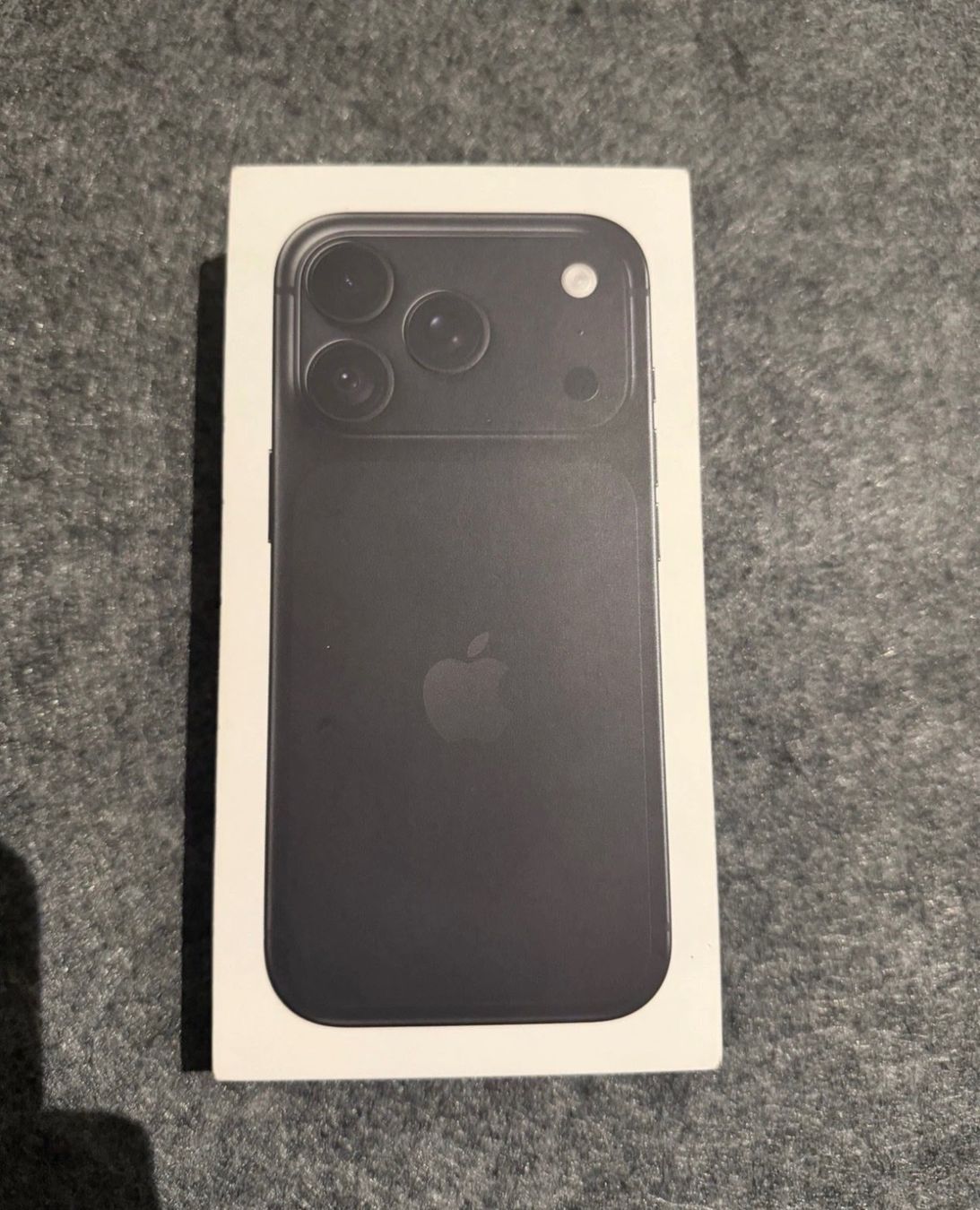 Apple Telefoni cellulari / Smartphones: iPhone 18 Pro Black !!!NEU!!! – Nuovo e nell'imballaggio originale da Kaiseraugst venduto da Kiwi180513
