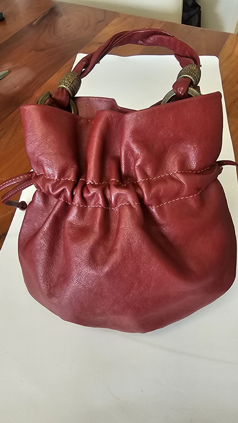 Taschen für Damen: Sac à main en cuir rouge bordeaux. – Neu (gemäss Beschreibung) aus Fribourg von Buchanan777 1