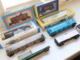 Bachmann & Co - 8 x US Güterwagen Set - H0