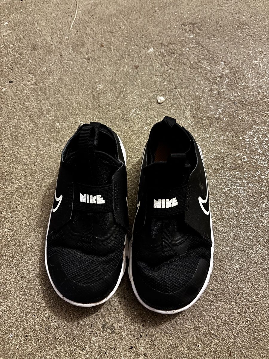 Scarpe da uomo: Nike Kinderschuhe Grösse 25 – Nuovo (secondo la descrizione) da Liebefeld venduto da meg_w5pc