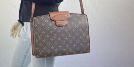 Louis Vuitton Courcelles Monogram Canvas, 30x24.5cm