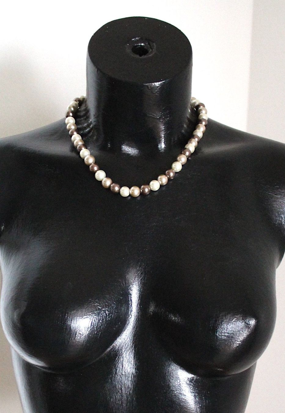 Perles (synthétiques): Perlenkette mit Glasperlen, Länge 23-26 cm – D'occasion à Locarno par madame-tus-sauds 4