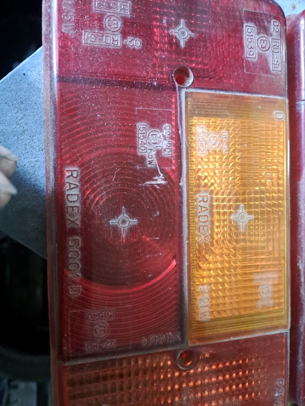 Tutti pezzi di ricambio auto: Lichtscheibe /Rücklichtglas – Usato da Riedtwil venduto da Scania94D- 2
