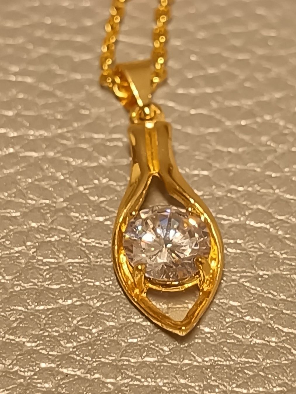 Altri gioielli: Schmuck Goldige Halskette mit Medal – Nuovo (secondo la descrizione) da Frümsen venduto da Swissline90 1