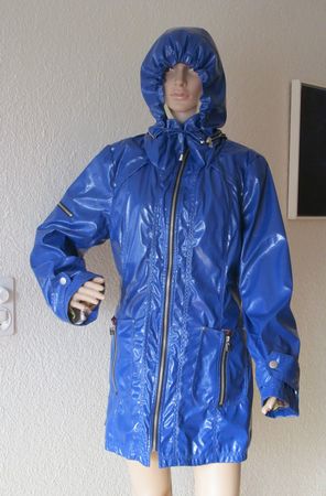 Designer Lackparka Regenmantel blau von UbU Gr.?