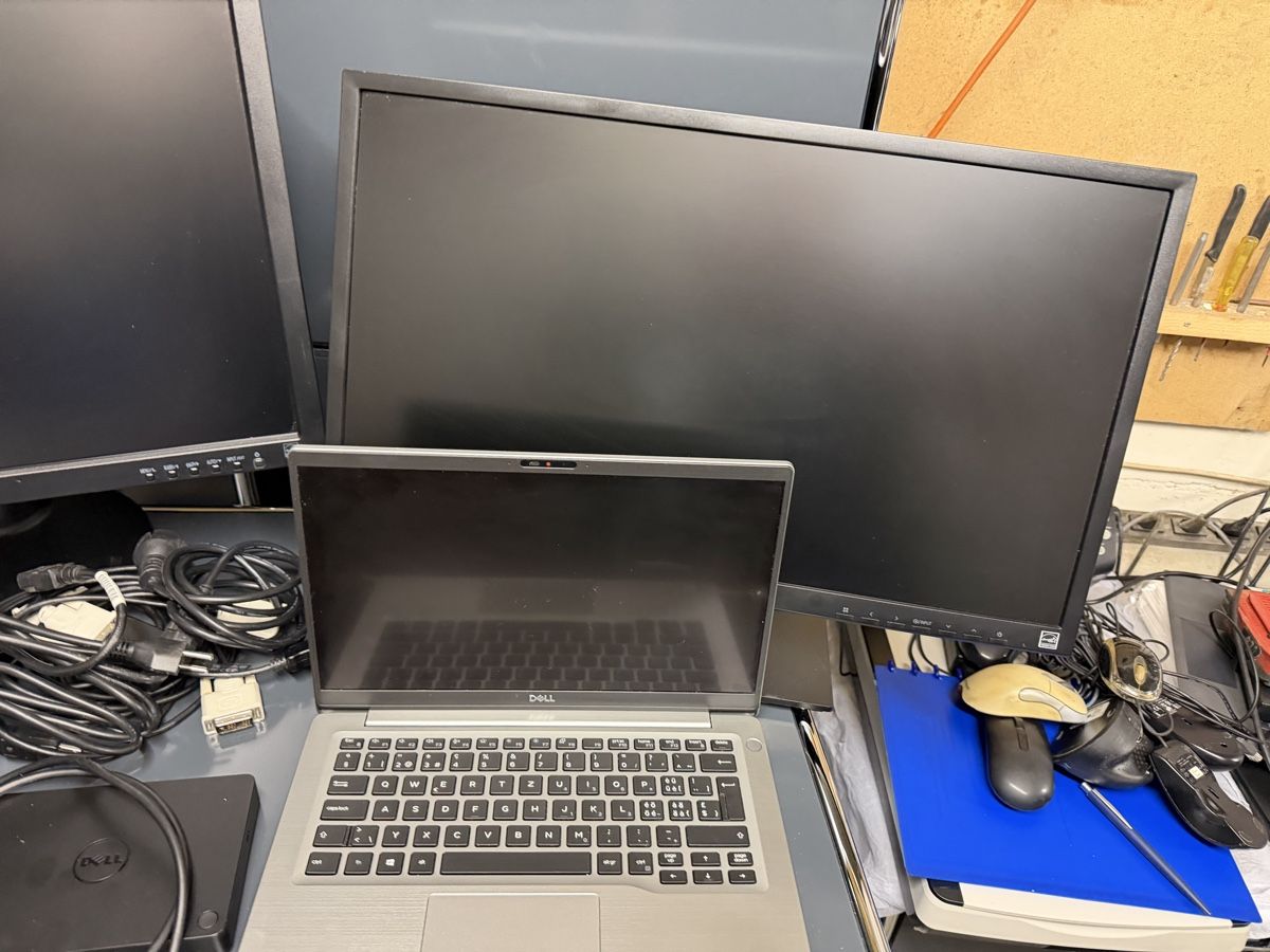 Dell Notebooks: Dell Latitude 7400 Notebook Touchscreen, Docking Station  – Gebraucht aus Zürich von Zvijerka 2