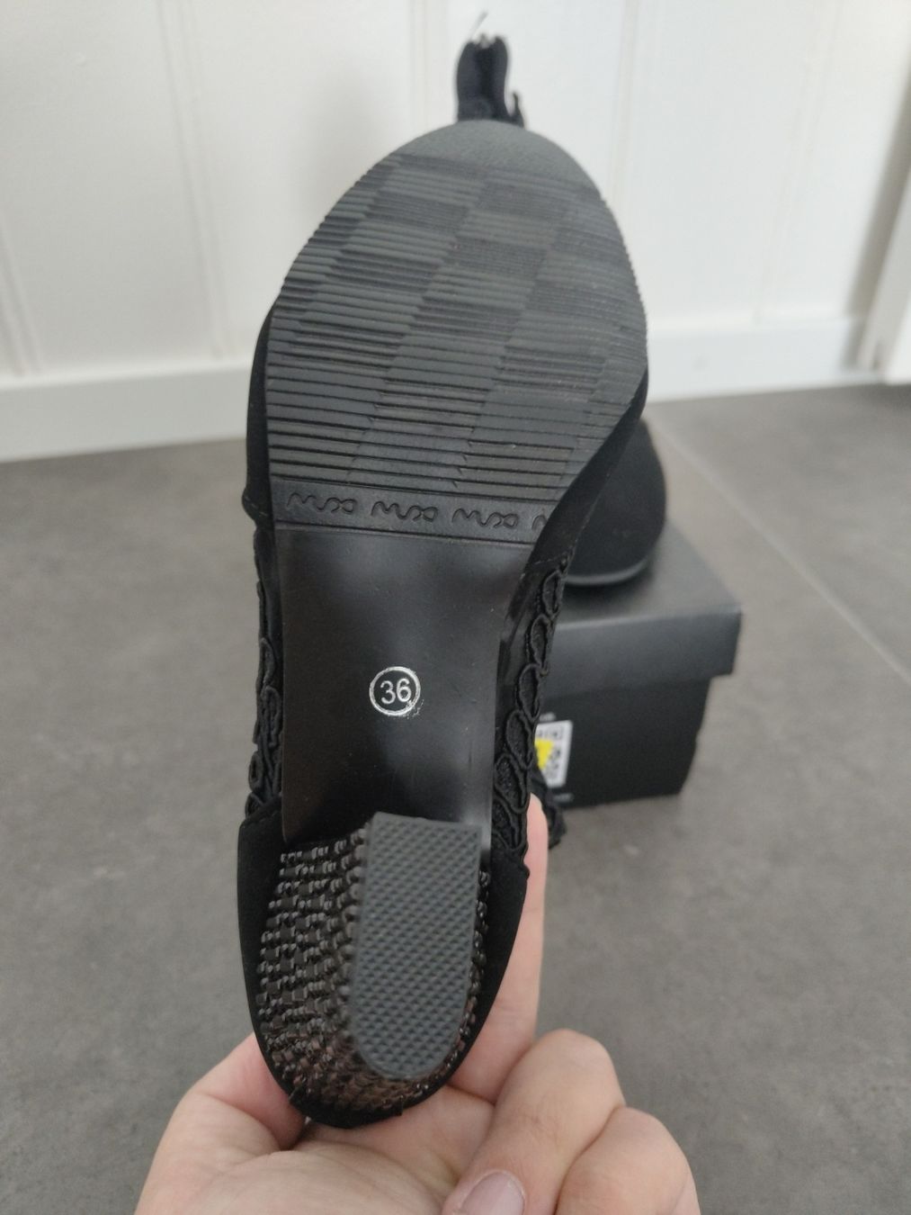 Scarpe da donna: Elegante Wildlederstiefeletten mit Spitze – Nuovo (secondo la descrizione) da Alterswil FR venduto da Agape07 5