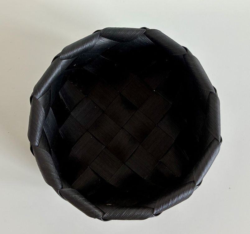 Autres articles pour la maison: Schwarzes Körbli aus Rattan – D'occasion à Zürich par tersus1981 2