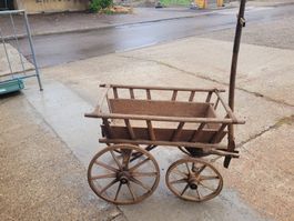 antiker Leiterwagen mit Metallbereifung