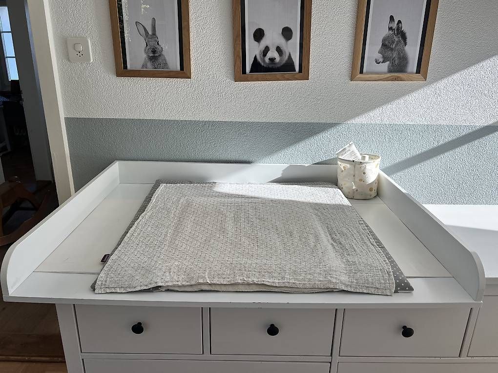 Fasciatoi & Accessori: Wickelaufsatz Kommode Hemnes IKEA  – Usato da Spiegel b. Bern venduto da FabienneCl 1