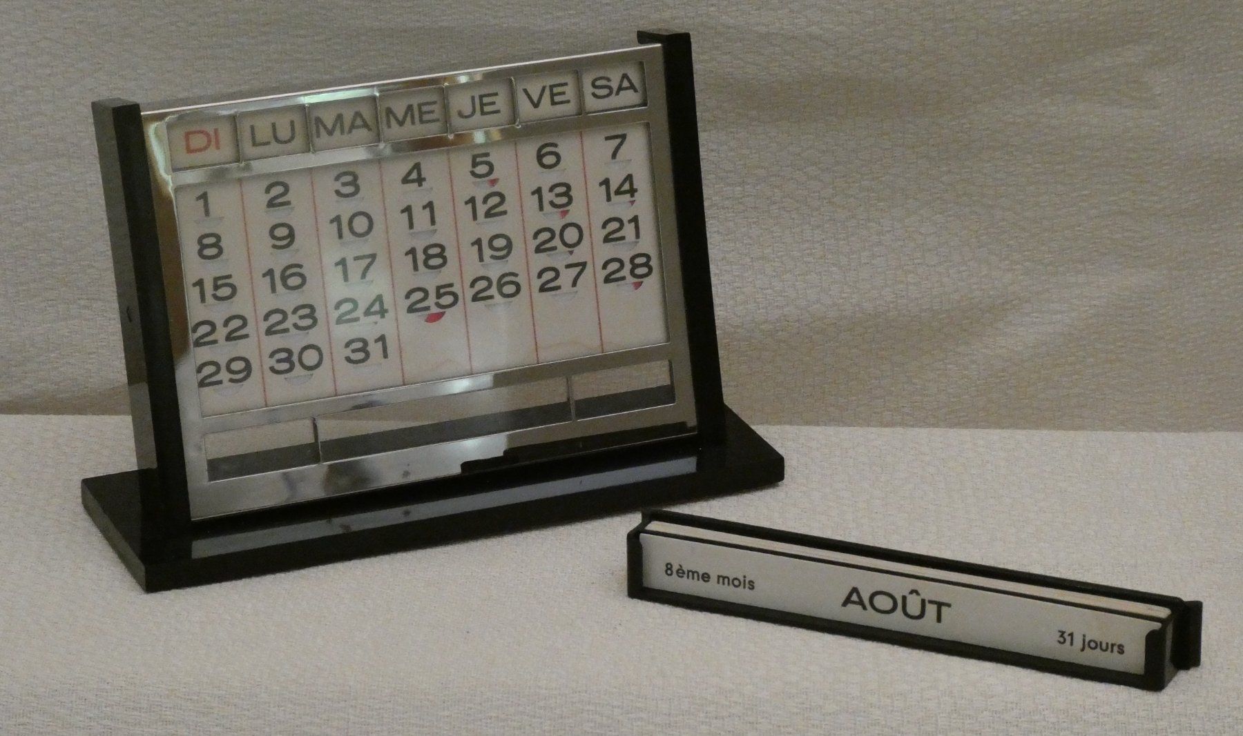 Calendari: Vintage / Calendrier perpétuel vers 1960. – Usato da Fribourg venduto da will69 5