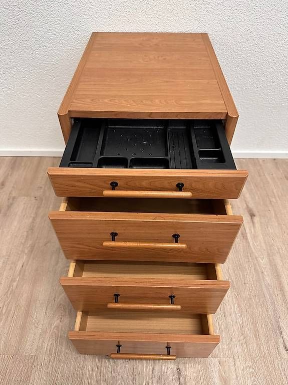 Banconi: Vintage Rollcontainer in Holzoptik mit 4 Schubladen – Usato da Obernau venduto da Arche_Noah_Brocki 4