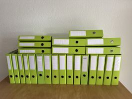 24 Ordner Hellgrün (17x Breit / 7x Schmal) A4
