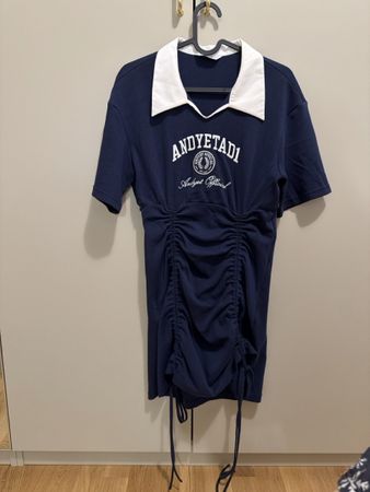 Kleid dunkelblau gerafft Kragen guter Zustand