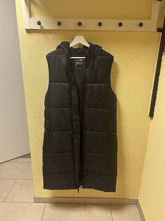 Lange schwarze Steppweste mit Kapuze  Chicorée  Grösse 