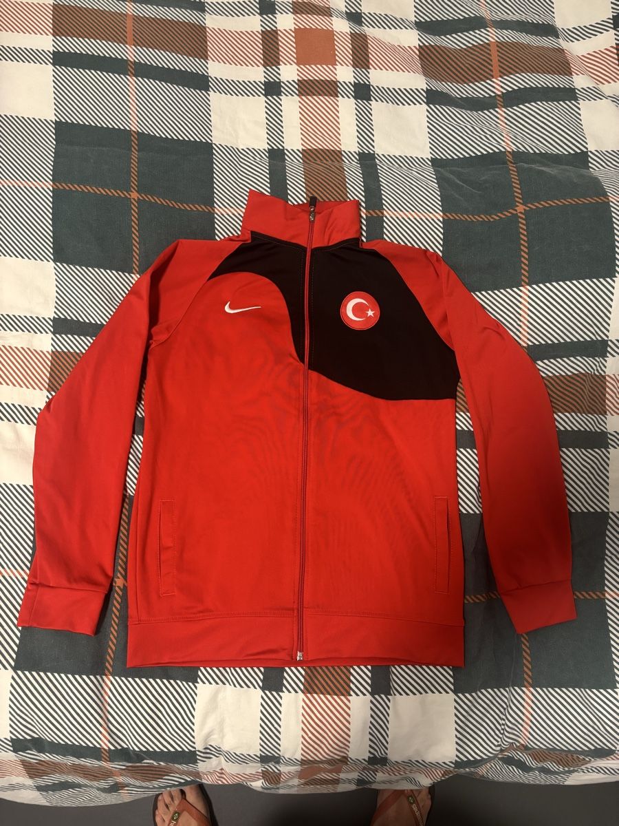 Nike Leibchen & Hosen: Turkey Nike Jumper – Gebraucht aus Lugano von fca_bfs9