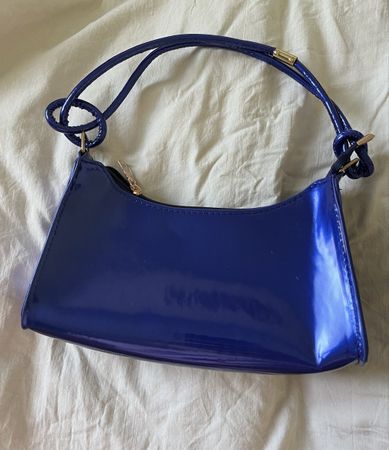 Sac à main bleu métallique 