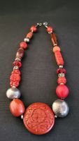 Kette ROTLACK und Edelsteine
