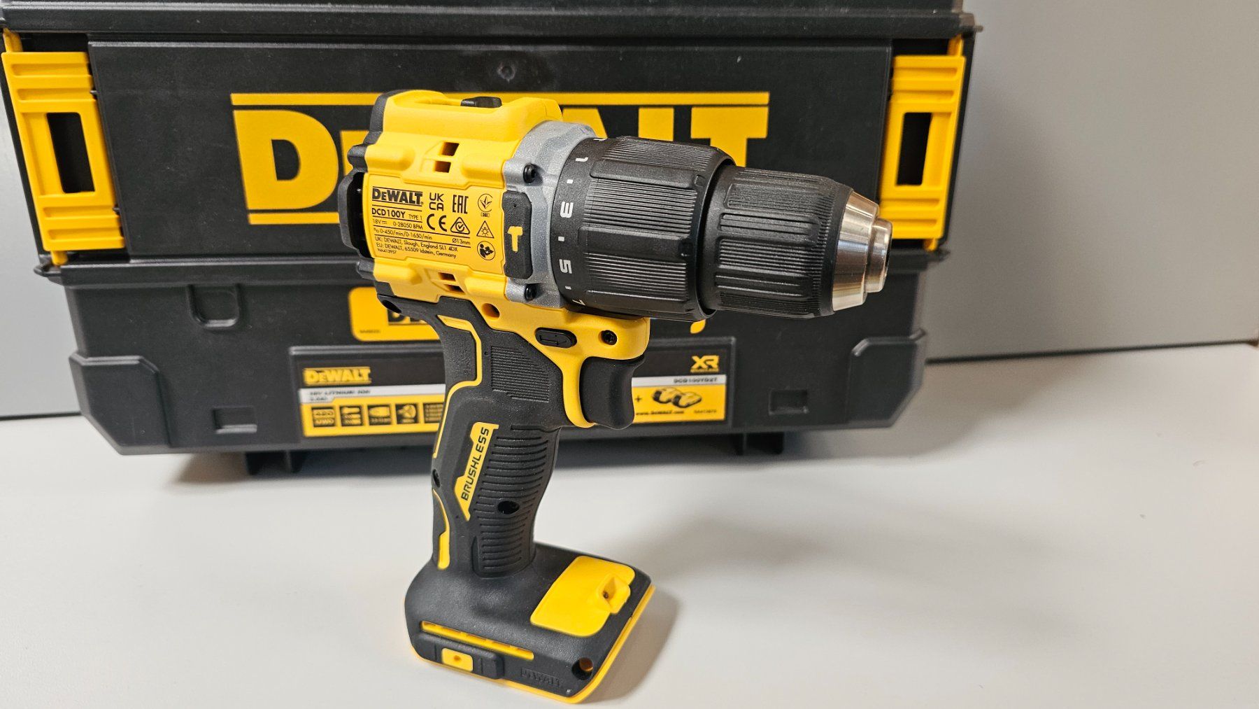 Dewalt Trapani: DeWALT 18V Akkuschrauber DCD100NT ohne Akku – Nuovo e nell'imballaggio originale da Jegenstorf venduto da Bracher_Mail-House 6