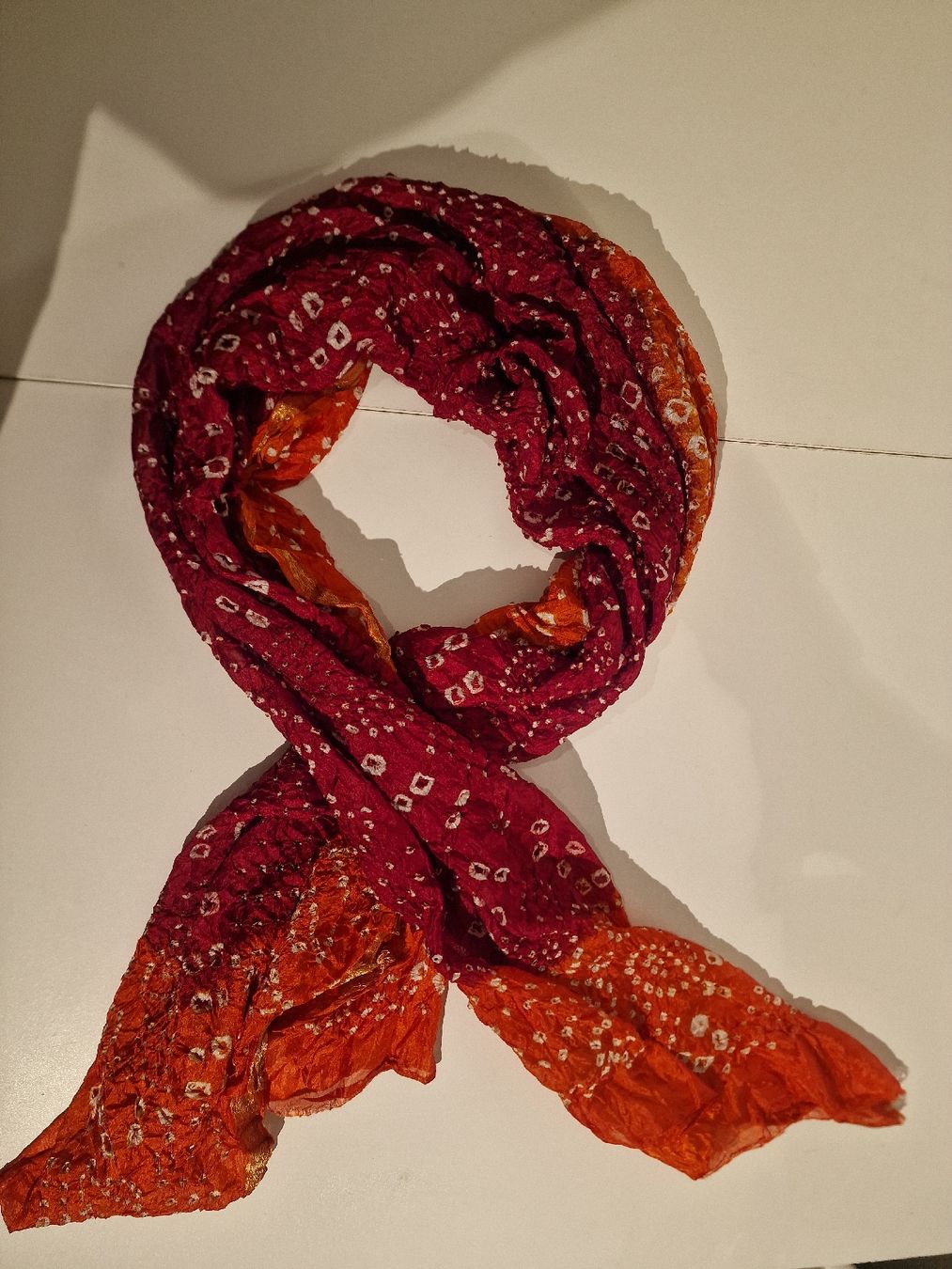 Foulard & Sciarpe: Superleichter Schal – Nuovo e nell'imballaggio originale da St. Margrethen SG venduto da Goldig 1