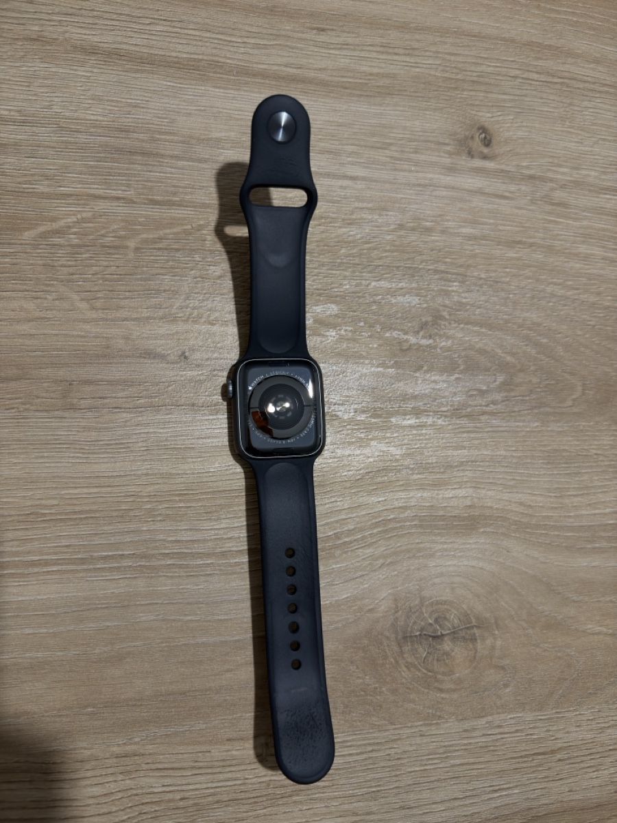 Apple Smartwatch: Apple Watch Series 4 44mm Nero – Usato da Stabio venduto da noe_5lnx 2