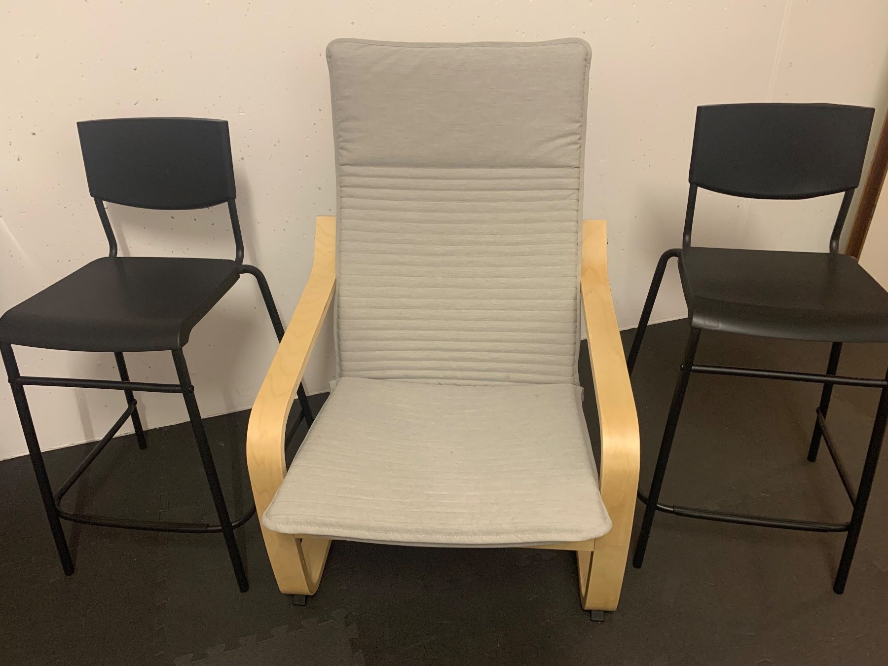 Ikea Poltrone: 2 Barhocker und 1 Sessel Ikea – Usato da Seengen venduto da adi001