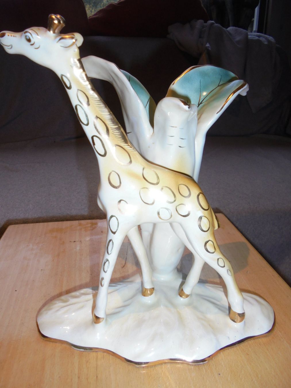 Statuette: Giraffe Keramikfigur mit Blättern Dekoration Objekt – Usato da Rüschegg-Heubach venduto da Ofen111 1