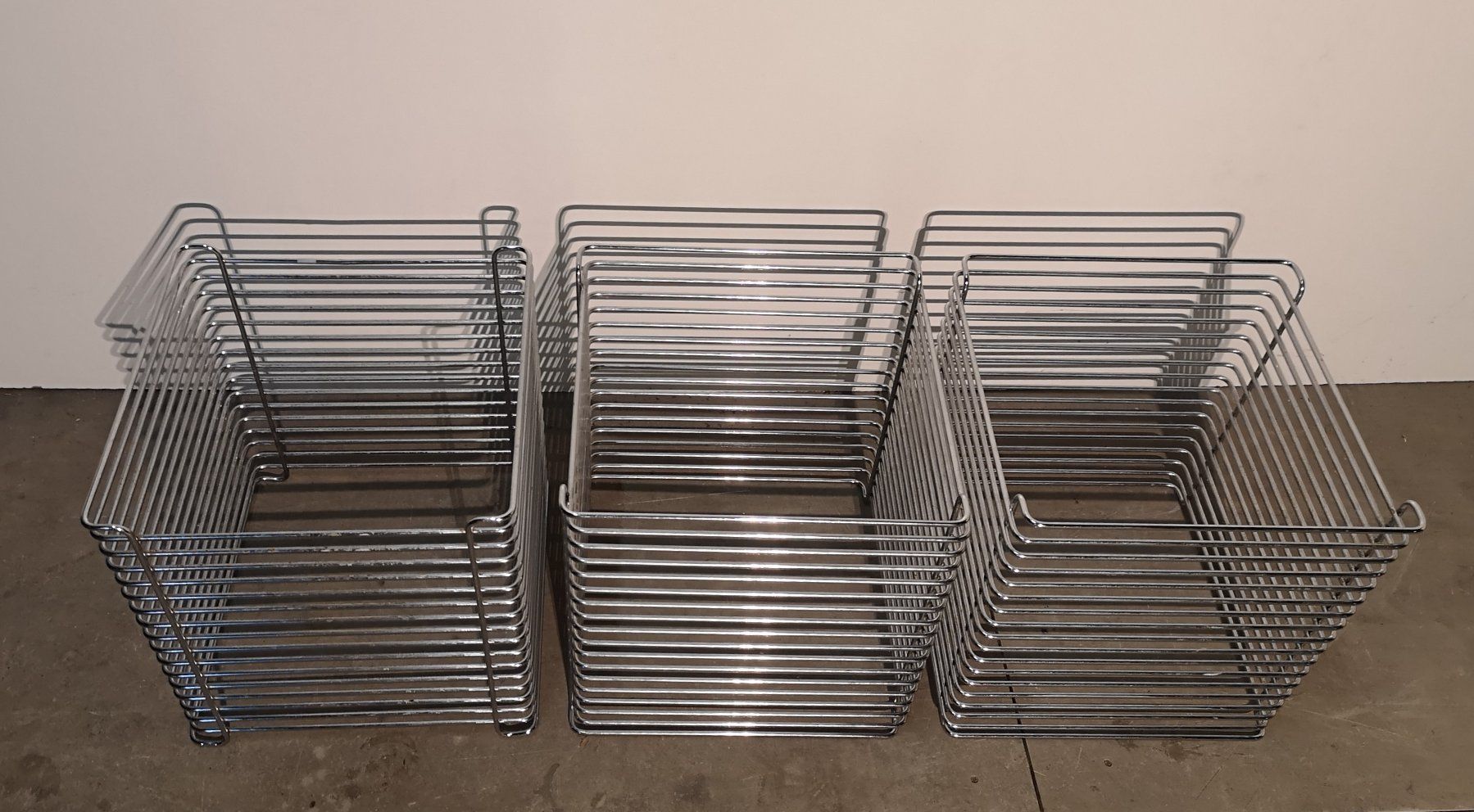 Regale: Panton Wire Cube, Regal/Beistelltisch/Hocker - Original – Gebraucht aus Solothurn von Sis_email 2