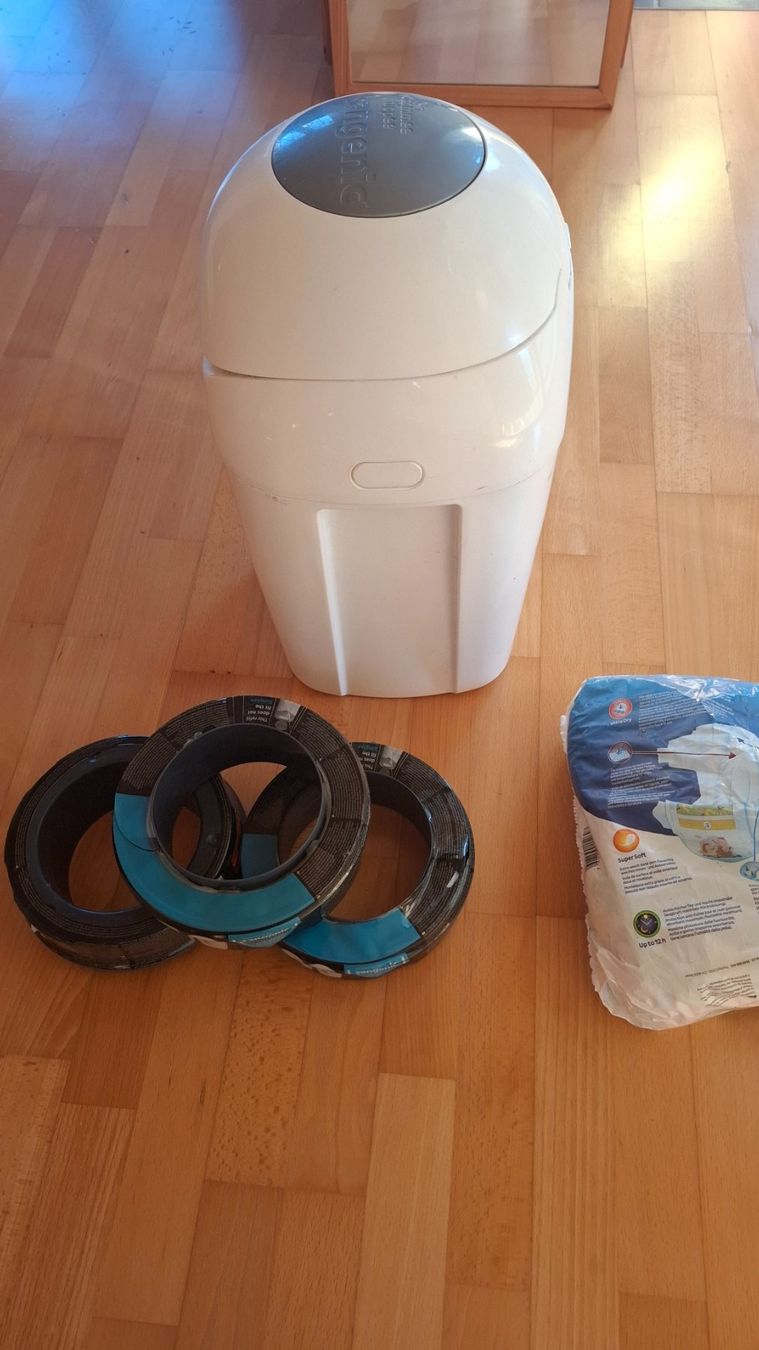 Cestini per rifiuti: Windeleimer inklusive 3 volle Kassetten und gratis Windeln – Usato da Mogelsberg venduto da Lavidapura