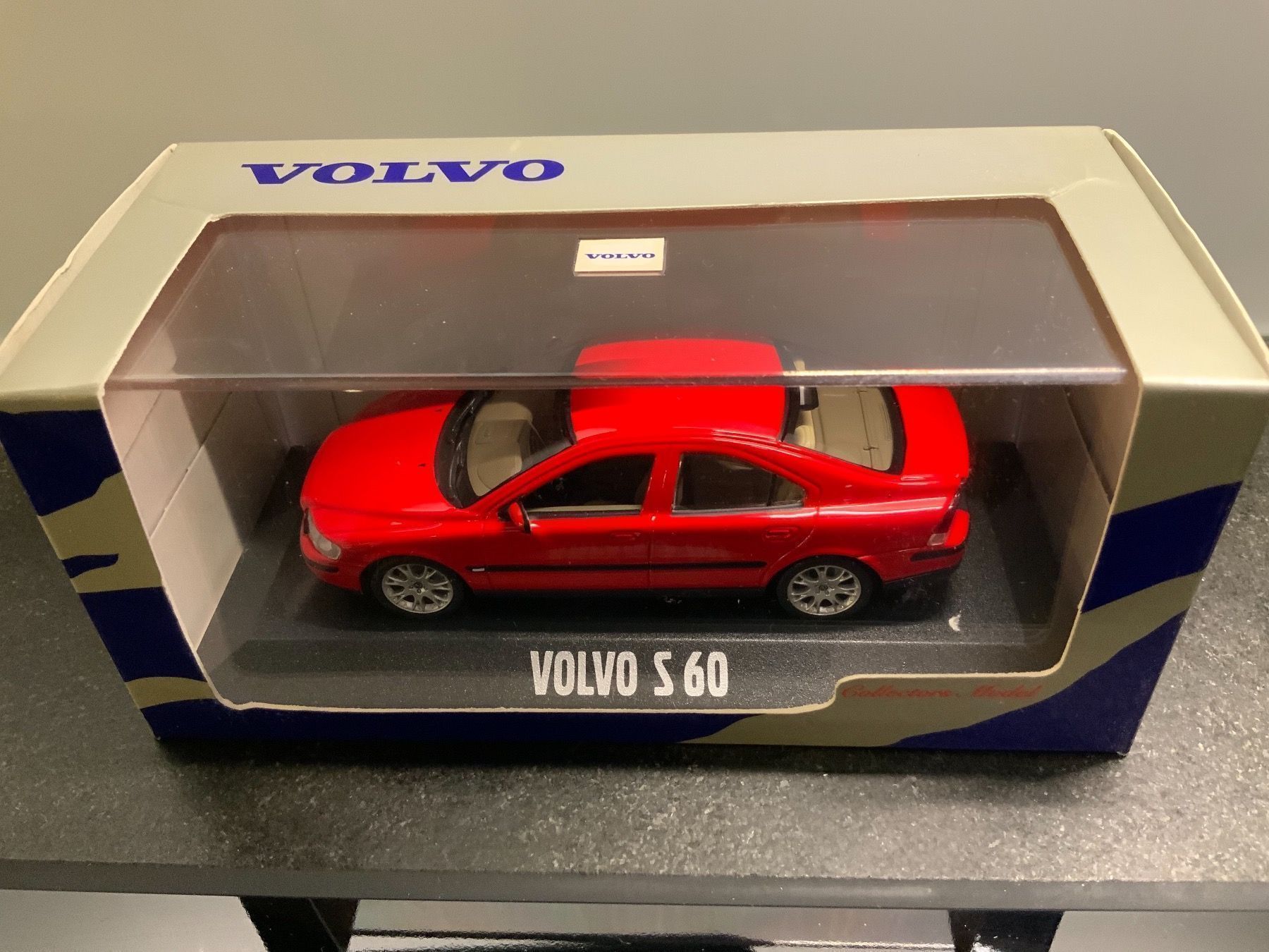 Volvo Modellautos: VOLVO S 60 im Massstab 1:43 – Neu und originalverpackt aus Erlenbach im Simmental von Model_box 6
