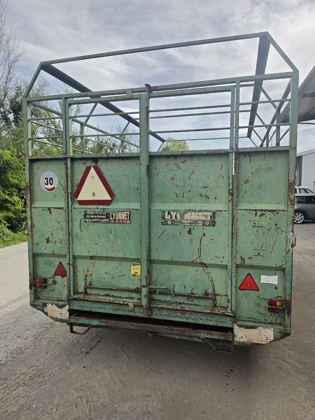 Anhänger: Viehwagen Lyonnet ab 1.-  – Gebraucht aus Flamatt von vek.vek 4